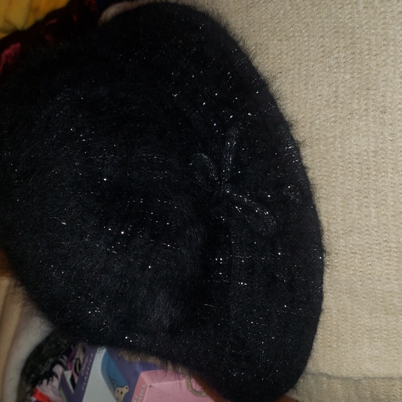 Vintage Angora hat next to perfect condition - Picture 2 of 3